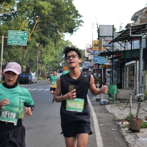 Race photo from BAUR RUN 2025