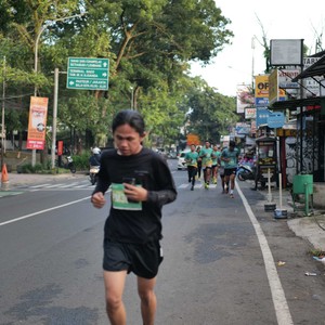 Race photo from BAUR RUN 2025