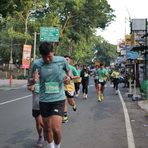 Race photo from BAUR RUN 2025