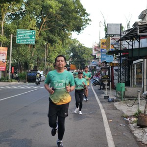 Race photo from BAUR RUN 2025