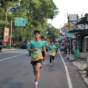 Race photo from BAUR RUN 2025