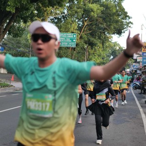 Race photo from BAUR RUN 2025