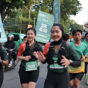 Race photo from BAUR RUN 2025