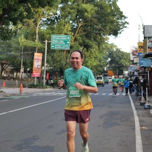 Race photo from BAUR RUN 2025