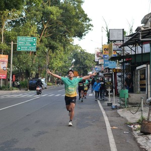Race photo from BAUR RUN 2025