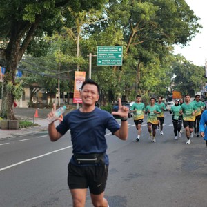 Race photo from BAUR RUN 2025