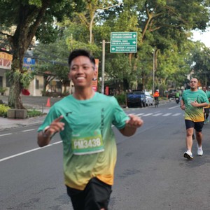 Race photo from BAUR RUN 2025