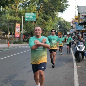 Race photo from BAUR RUN 2025
