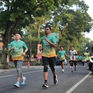 Race photo from BAUR RUN 2025