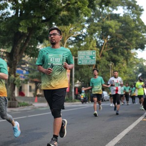 Race photo from BAUR RUN 2025