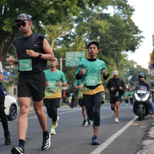 Race photo from BAUR RUN 2025