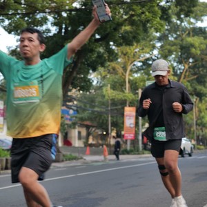 Race photo from BAUR RUN 2025