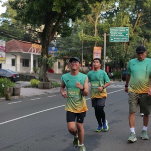 Race photo from BAUR RUN 2025