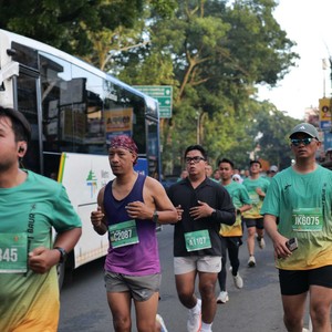 Race photo from BAUR RUN 2025