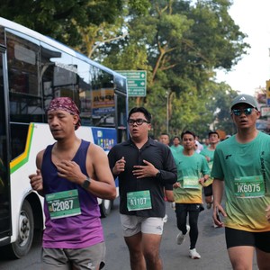 Race photo from BAUR RUN 2025
