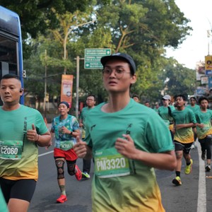 Race photo from BAUR RUN 2025