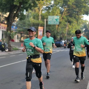 Race photo from BAUR RUN 2025