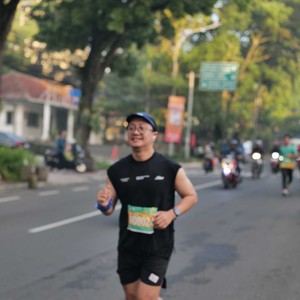 Race photo from BAUR RUN 2025