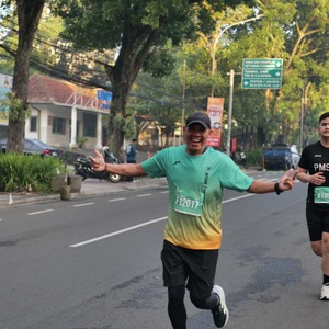 Race photo from BAUR RUN 2025