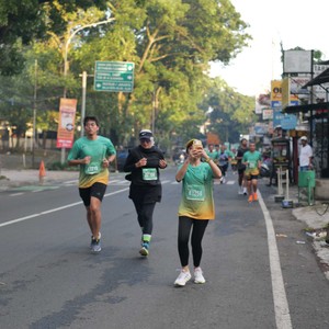 Race photo from BAUR RUN 2025