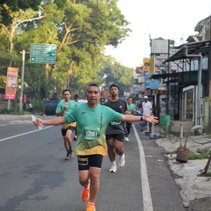 Race photo from BAUR RUN 2025