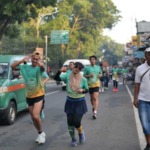 Race photo from BAUR RUN 2025