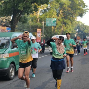 Race photo from BAUR RUN 2025