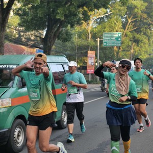 Race photo from BAUR RUN 2025