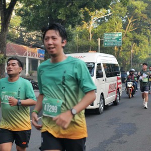 Race photo from BAUR RUN 2025