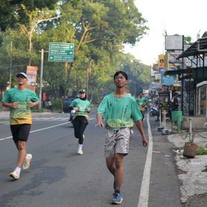 Race photo from BAUR RUN 2025