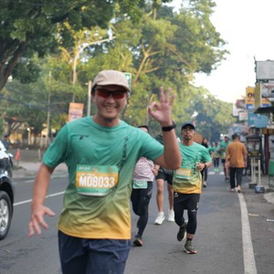 Race photo from BAUR RUN 2025