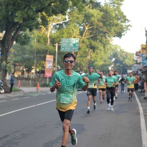 Race photo from BAUR RUN 2025