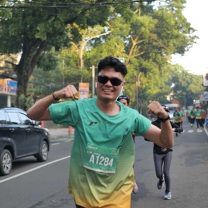 Race photo from BAUR RUN 2025