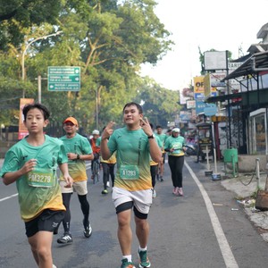 Race photo from BAUR RUN 2025