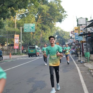 Race photo from BAUR RUN 2025