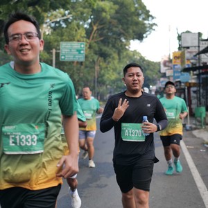 Race photo from BAUR RUN 2025