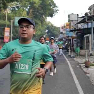 Race photo from BAUR RUN 2025