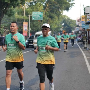 Race photo from BAUR RUN 2025