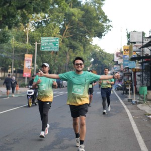 Race photo from BAUR RUN 2025