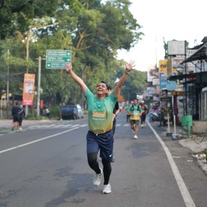 Race photo from BAUR RUN 2025
