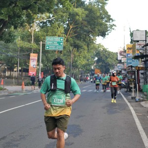 Race photo from BAUR RUN 2025