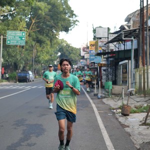 Race photo from BAUR RUN 2025