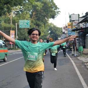 Race photo from BAUR RUN 2025