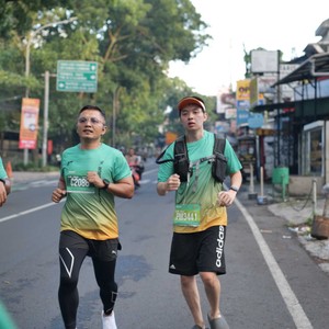 Race photo from BAUR RUN 2025