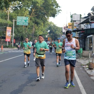 Race photo from BAUR RUN 2025
