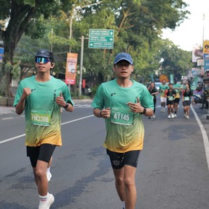 Race photo from BAUR RUN 2025