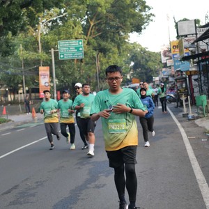 Race photo from BAUR RUN 2025