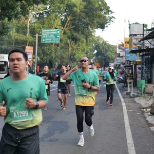 Race photo from BAUR RUN 2025