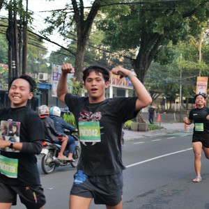 Race photo from BAUR RUN 2025