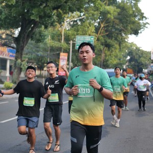 Race photo from BAUR RUN 2025